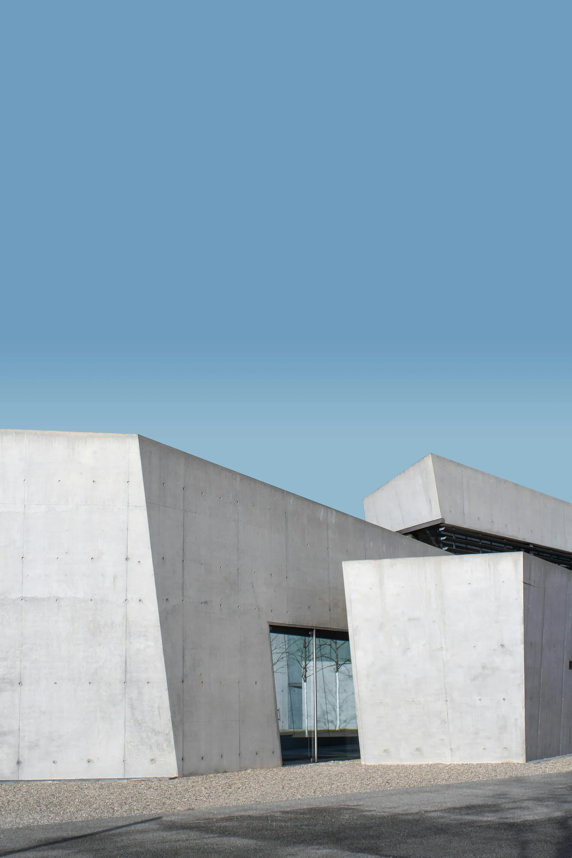 Composição arquitetônica de planos geométricos em concreto
